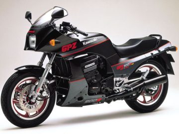 Kawasaki GPZ900R black